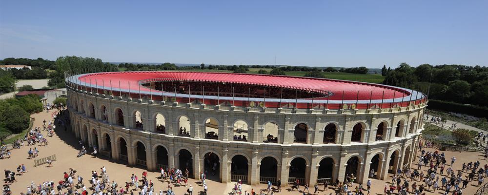 Arena Puy du Fou in der Vendee-Region in der Nähe der Laguna Lodge Résidence an der Atlantikküste von Frankreich