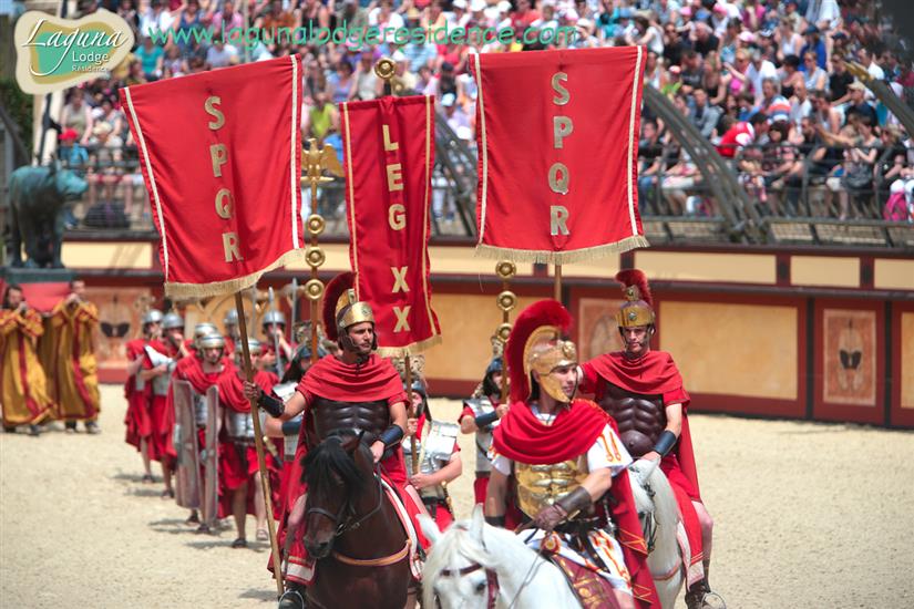 Show Puy du Fou in der Vendee-Region in der Nähe der Laguna Lodge Résidence an der Atlantikküste von Frankreich