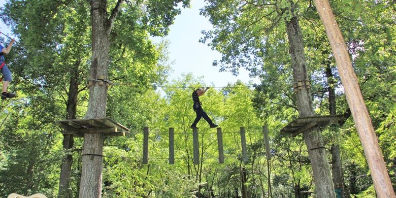 Baumkletterparcours Parc Aventure La Gataudière in der Nähe von Laguna Lodge Résidence am Atlantikküste Frankreich
